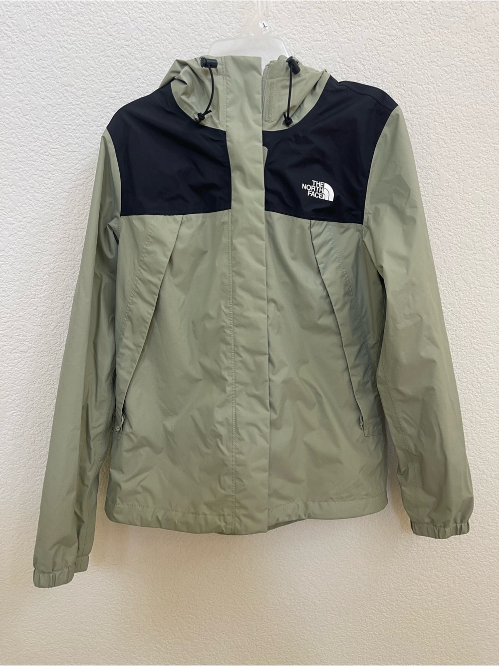 The North Face Dryvent Two-Tone Hooded Rain Jacket - Sage Green & Black